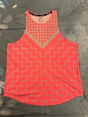 EUC Nike Women's Coral Pink Geometric Dri-FIT Racerback Tank Sz M